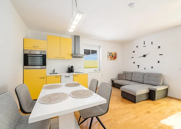 Apartment Peak Access - By Mynests